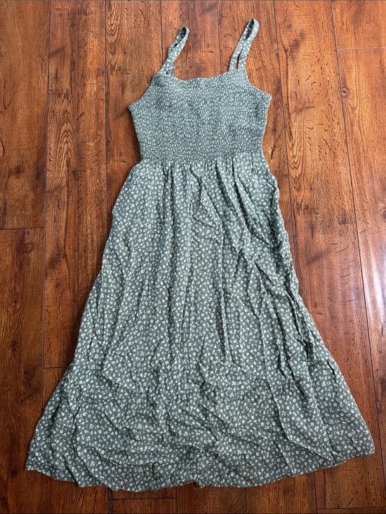 Old Navy Dresses & Skirts - Old Navy Olive Green Floral Smocked Maxi Dress